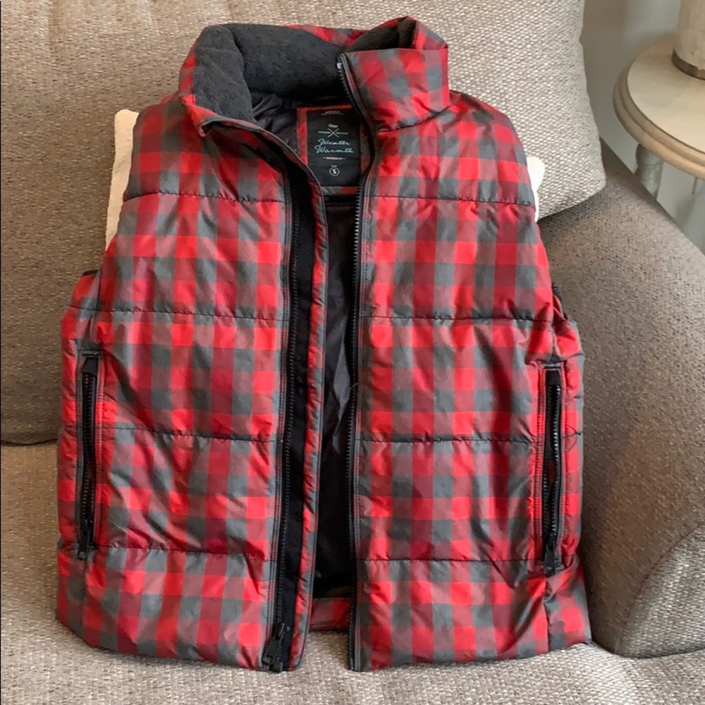 Gap plaid puffer vest